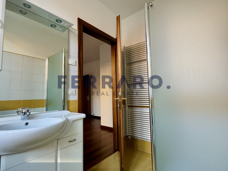 Nel Centro Storico di Treviso, proponiamo in vendita un appartamento trilocale di circa 120 mq co...