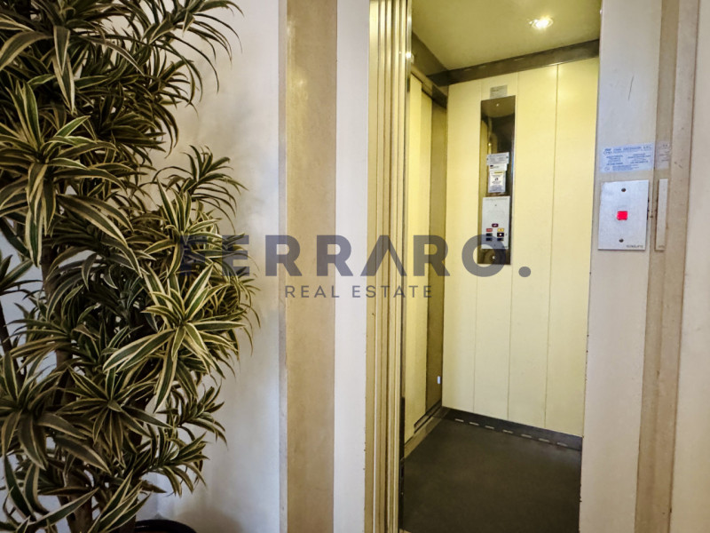 Nel Centro Storico di Treviso, proponiamo in vendita un appartamento trilocale di circa 120 mq co...