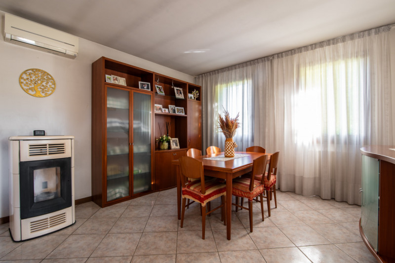 Proponiamo in vendita una splendida villa singola disposta su un unico piano. L’abitazione, 270 m...