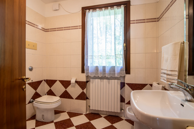 Proponiamo in vendita una splendida villa singola disposta su un unico piano. L’abitazione, 270 m...