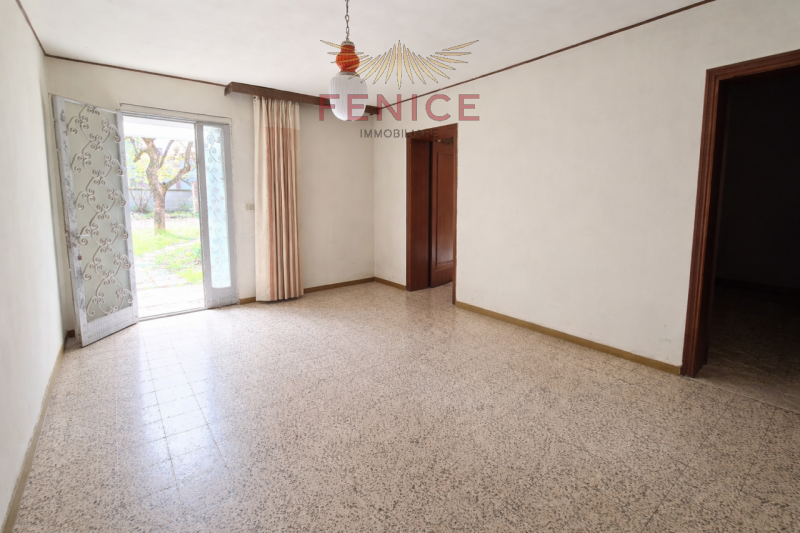 Vi presentiamo un casale nel cuore della campagna di Trevignano, immerso in una zona residenziale...