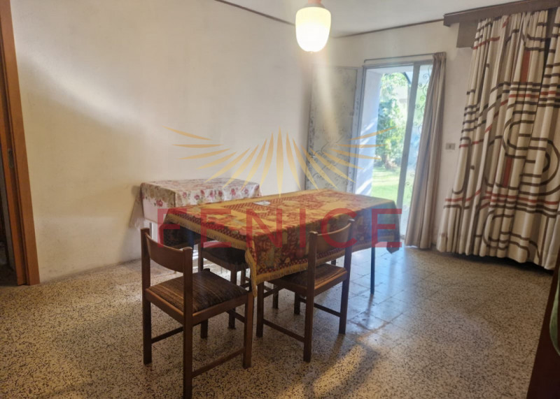 Vi presentiamo un casale nel cuore della campagna di Trevignano, immerso in una zona residenziale...