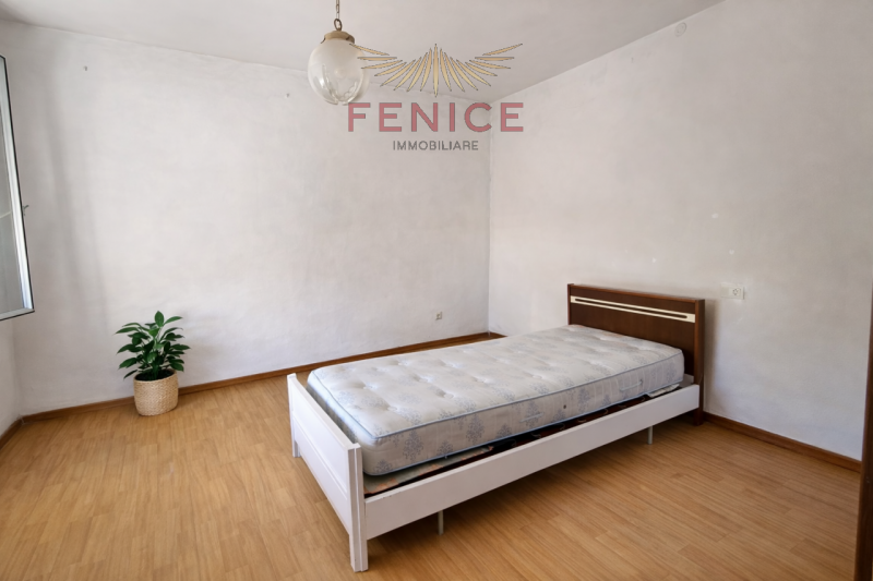 Vi presentiamo un casale nel cuore della campagna di Trevignano, immerso in una zona residenziale...