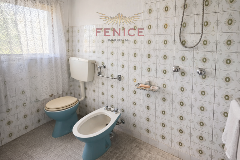 Vi presentiamo un casale nel cuore della campagna di Trevignano, immerso in una zona residenziale...