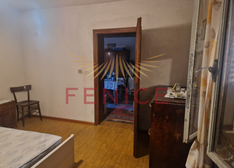 Vi presentiamo un casale nel cuore della campagna di Trevignano, immerso in una zona residenziale...