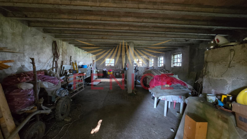 Vi presentiamo un casale nel cuore della campagna di Trevignano, immerso in una zona residenziale...