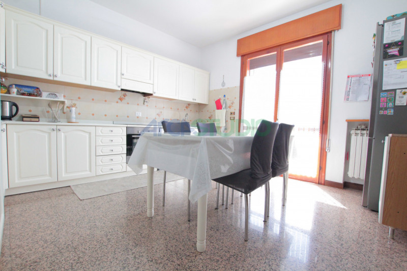 Quinto Vicentino:
Stai cercando una villa singola adatta anche ad ospitare due nuclei familiari s...