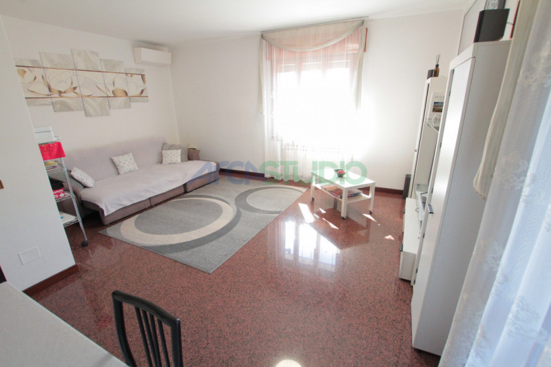 Quinto Vicentino:
Stai cercando una villa singola adatta anche ad ospitare due nuclei familiari s...