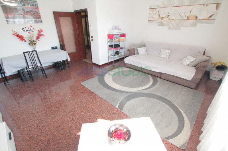 Quinto Vicentino:
Stai cercando una villa singola adatta anche ad ospitare due nuclei familiari s...