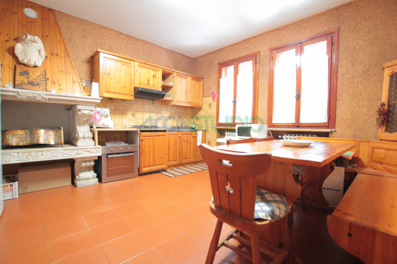 Quinto Vicentino:
Stai cercando una villa singola adatta anche ad ospitare due nuclei familiari s...