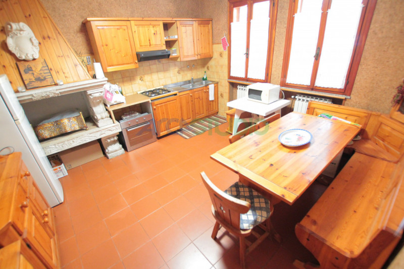 Quinto Vicentino:
Stai cercando una villa singola adatta anche ad ospitare due nuclei familiari s...