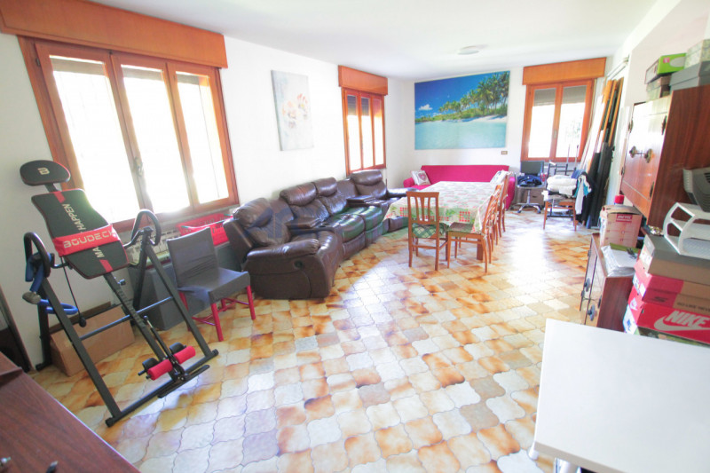 Quinto Vicentino:
Stai cercando una villa singola adatta anche ad ospitare due nuclei familiari s...