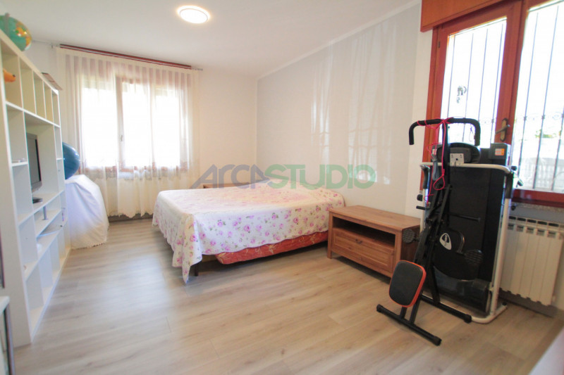 Quinto Vicentino:
Stai cercando una villa singola adatta anche ad ospitare due nuclei familiari s...