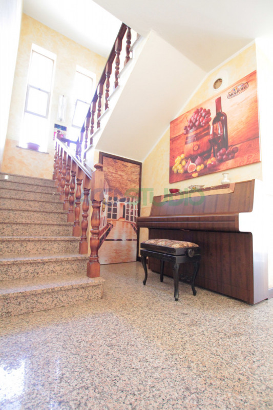 Quinto Vicentino:
Stai cercando una villa singola adatta anche ad ospitare due nuclei familiari s...