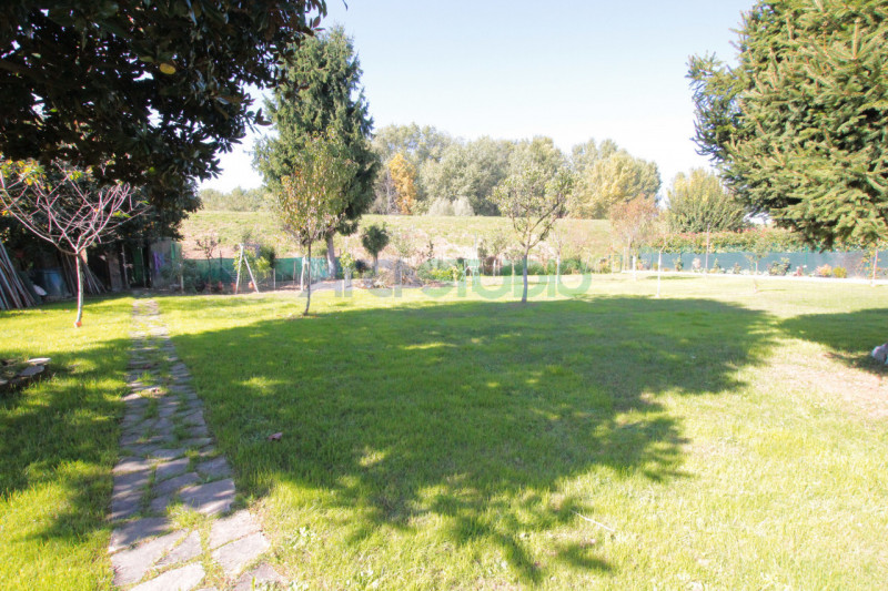 Quinto Vicentino:
Stai cercando una villa singola adatta anche ad ospitare due nuclei familiari s...