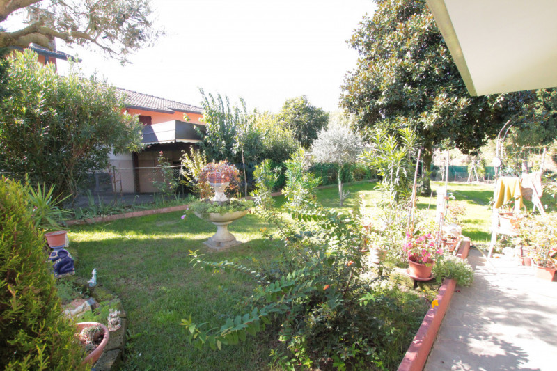 Quinto Vicentino:
Stai cercando una villa singola adatta anche ad ospitare due nuclei familiari s...