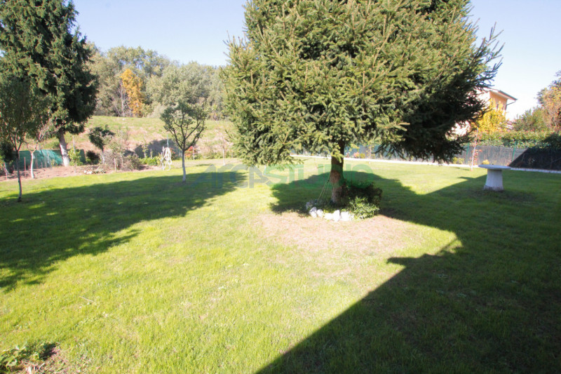 Quinto Vicentino:
Stai cercando una villa singola adatta anche ad ospitare due nuclei familiari s...