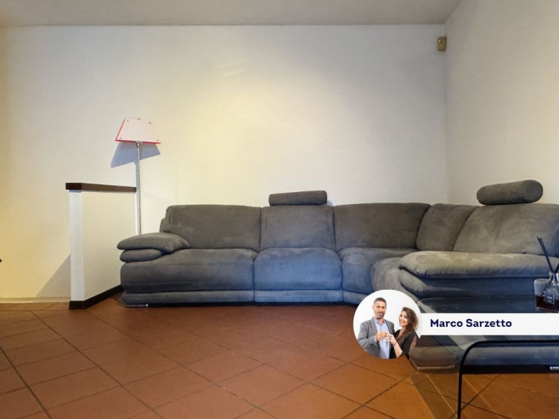 Se stai cercando un appartamento bicamere con giardino privato, in un quartiere tranquillo ma com...