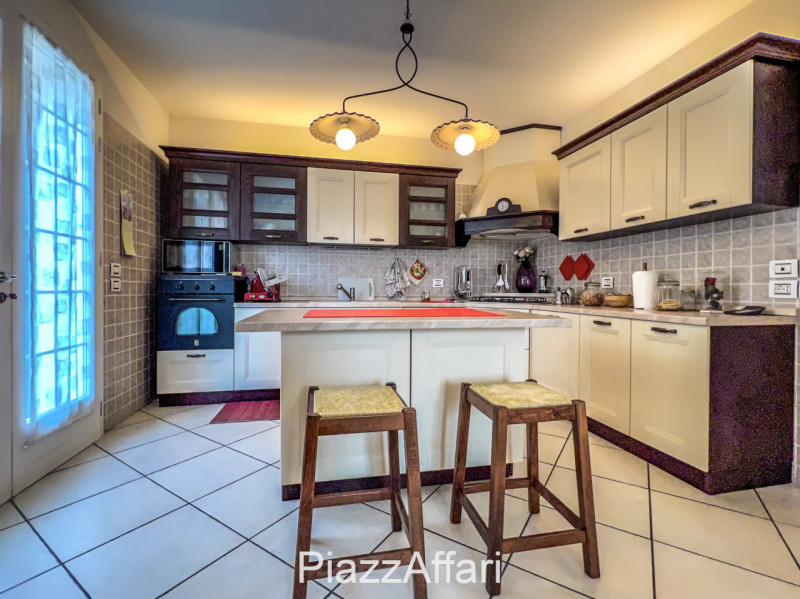 Al centro della frazione di Conche di Codevigo, a 200 metri dalla chiesa, in un contesto residenz...