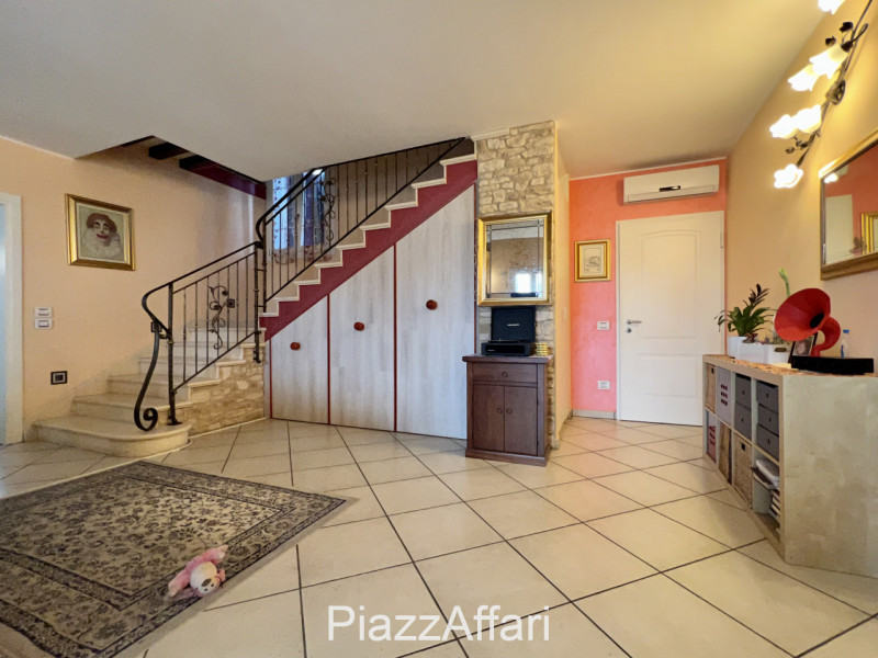 Al centro della frazione di Conche di Codevigo, a 200 metri dalla chiesa, in un contesto residenz...