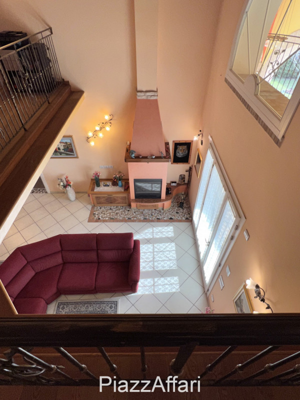 Al centro della frazione di Conche di Codevigo, a 200 metri dalla chiesa, in un contesto residenz...