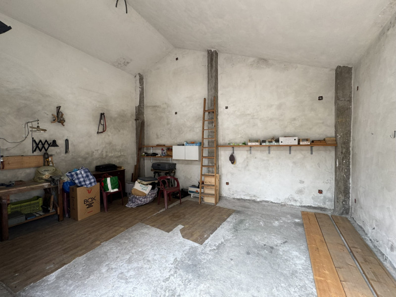 COMPOSIZIONE:
abitazione singola sviluppata su più livelli, al piano terra si trova atrio d'ingre...