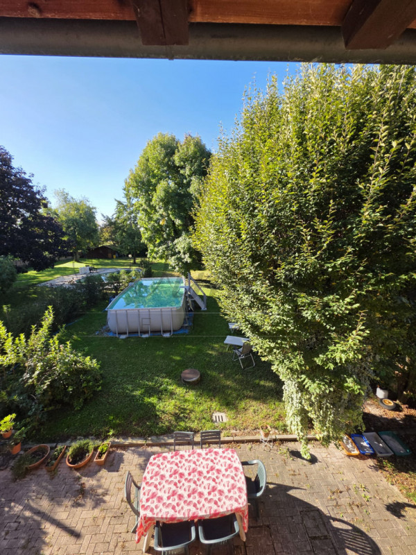 MASSANZAGO: PORZIONE DI BIFAMILIARE CON AMPIO GIARDINO
In zona tranquilla di campagna a Massanzag...