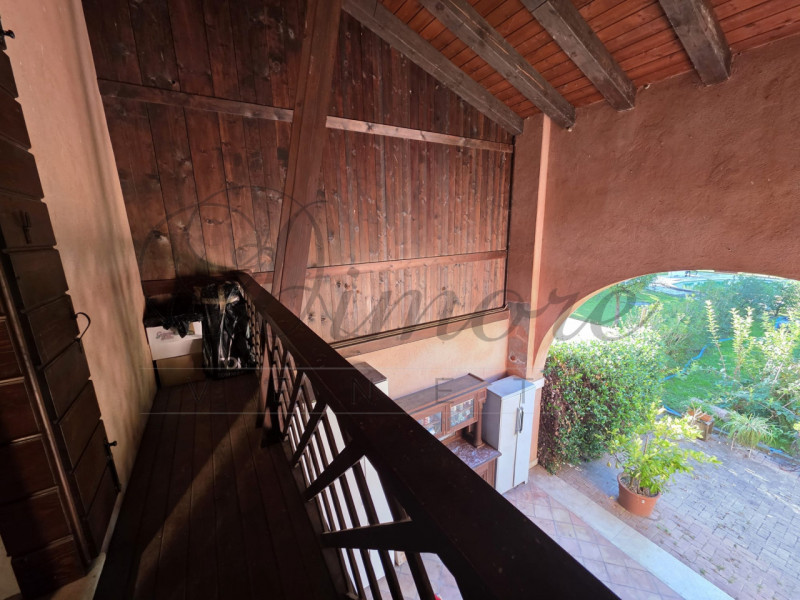 MASSANZAGO: PORZIONE DI BIFAMILIARE CON AMPIO GIARDINO
In zona tranquilla di campagna a Massanzag...