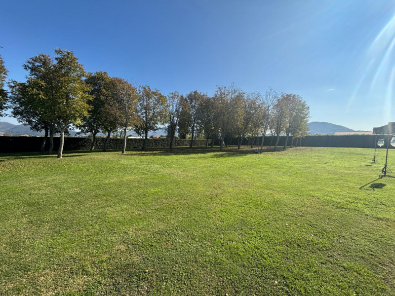 AGUGLIARO: Proponiamo in vendita una splendida villa di circa 300 mq, immersa in un contesto escl...