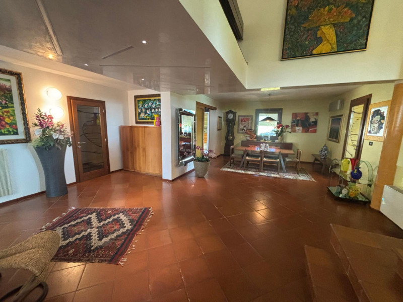 AGUGLIARO: Proponiamo in vendita una splendida villa di circa 300 mq, immersa in un contesto escl...