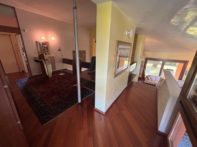 AGUGLIARO: Proponiamo in vendita una splendida villa di circa 300 mq, immersa in un contesto escl...