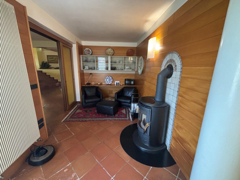 AGUGLIARO: Proponiamo in vendita una splendida villa di circa 300 mq, immersa in un contesto escl...