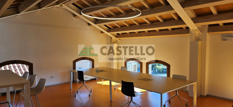 Padova S.Gregorio Luminoso Ufficio Open Space – Centro Direzionale

In posizione strategica press...