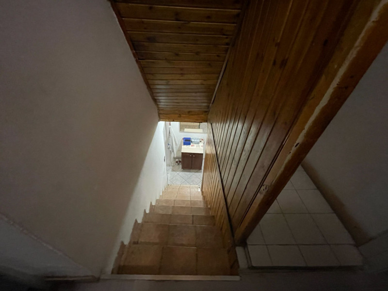 UBICAZIONE E CONTESTO
L’immobile, costruito negli anni ’80, si trova ad Altavilla, in una zona be...