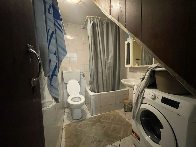 UBICAZIONE E CONTESTO
L’immobile, costruito negli anni ’80, si trova ad Altavilla, in una zona be...