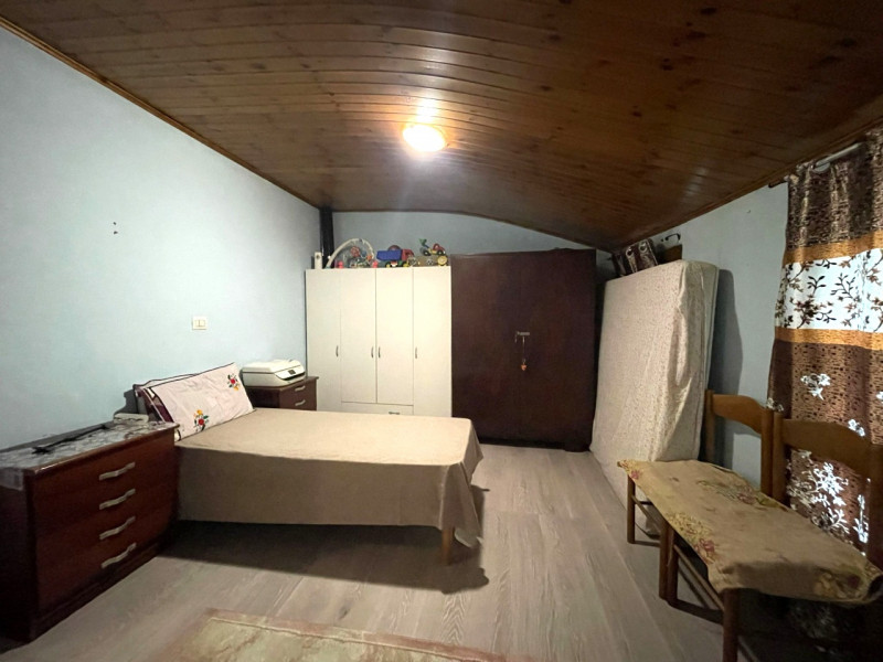 UBICAZIONE E CONTESTO
L’immobile, costruito negli anni ’80, si trova ad Altavilla, in una zona be...