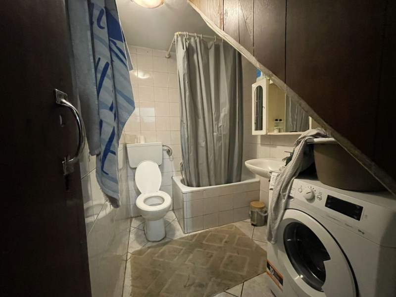 UBICAZIONE E CONTESTO
L’immobile, costruito negli anni ’80, si trova ad Altavilla, in una zona be...