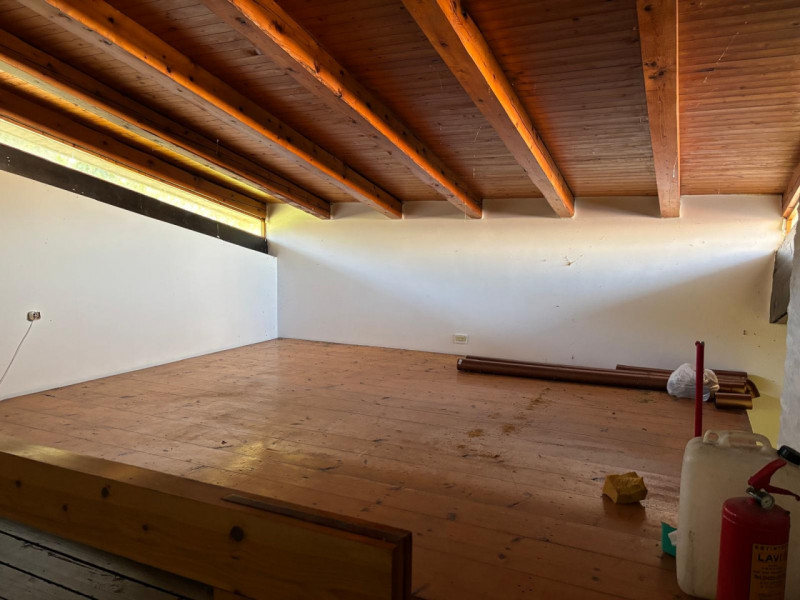 Proponiamo in vendita una splendida villa moderna situata nella suggestiva zona di Valbona, nel c...