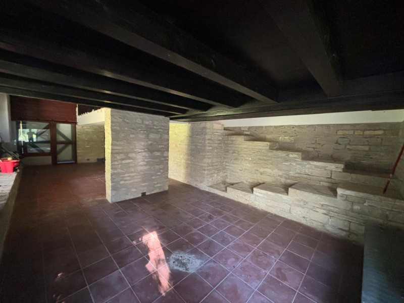 Proponiamo in vendita una splendida villa moderna situata nella suggestiva zona di Valbona, nel c...