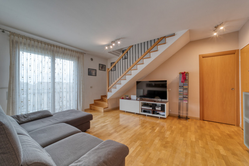 Nel cuore di Saccolongo, a pochi passi dalla chiesa e dai principali servizi del paese, proponiam...