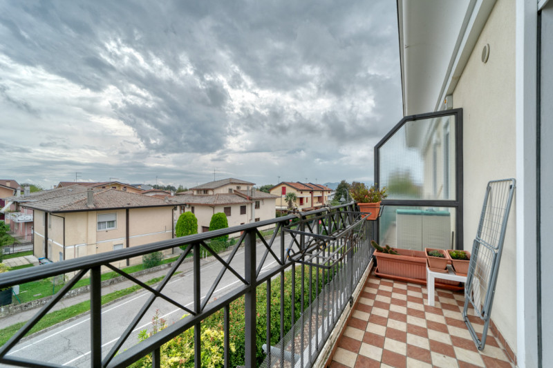 Nel cuore di Saccolongo, a pochi passi dalla chiesa e dai principali servizi del paese, proponiam...