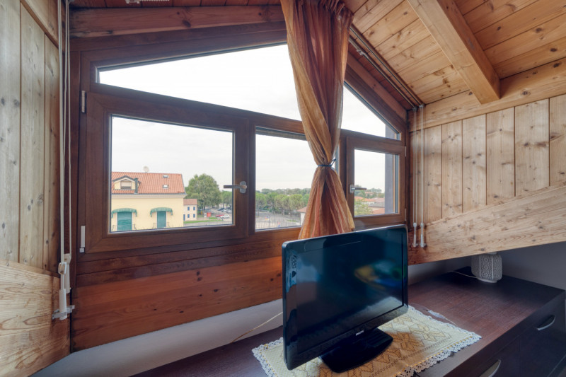 Nel cuore di Saccolongo, a pochi passi dalla chiesa e dai principali servizi del paese, proponiam...