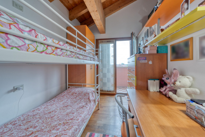 Nel cuore di Saccolongo, a pochi passi dalla chiesa e dai principali servizi del paese, proponiam...