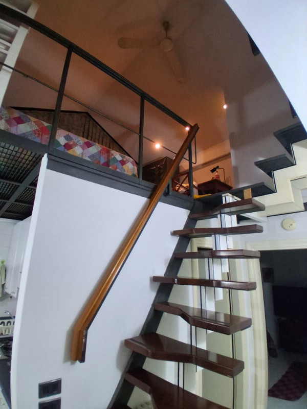 In Viale Trieste, una delle zone più servite e richieste di Vicenza, proniamo un immobile unico n...