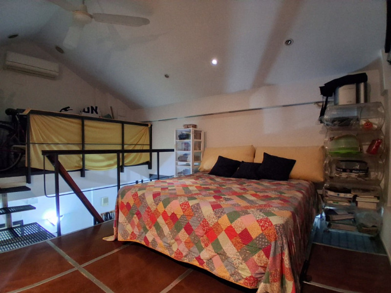 In Viale Trieste, una delle zone più servite e richieste di Vicenza, proniamo un immobile unico n...