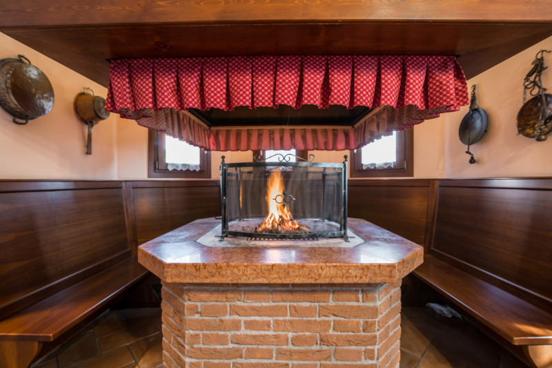 Albignasego zona Ferri, proponiamo una splendida villa singola in perfette condizioni, situata in...