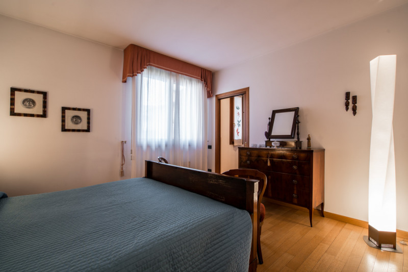 Albignasego zona Ferri, proponiamo una splendida villa singola in perfette condizioni, situata in...