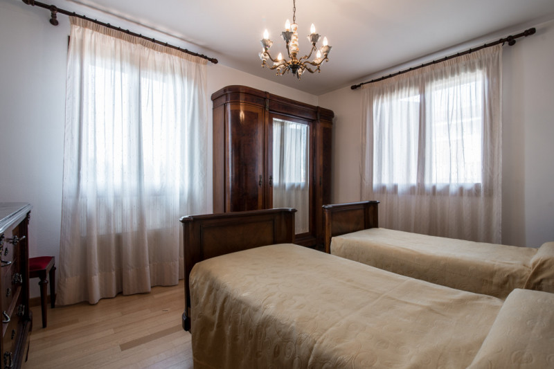 Albignasego zona Ferri, proponiamo una splendida villa singola in perfette condizioni, situata in...