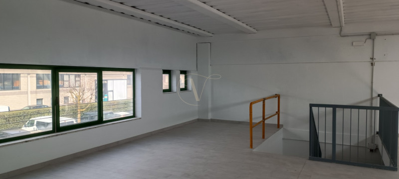 ZUGLIANO: LABORATORIO / MAGAZZINO DI MQ. 250 SU DUE LIVELLI.

Affittasi ampio laboratorio, ideale...