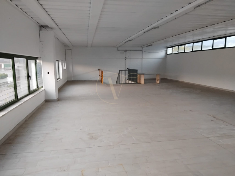 ZUGLIANO: LABORATORIO / MAGAZZINO DI MQ. 250 SU DUE LIVELLI.

Affittasi ampio laboratorio, ideale...